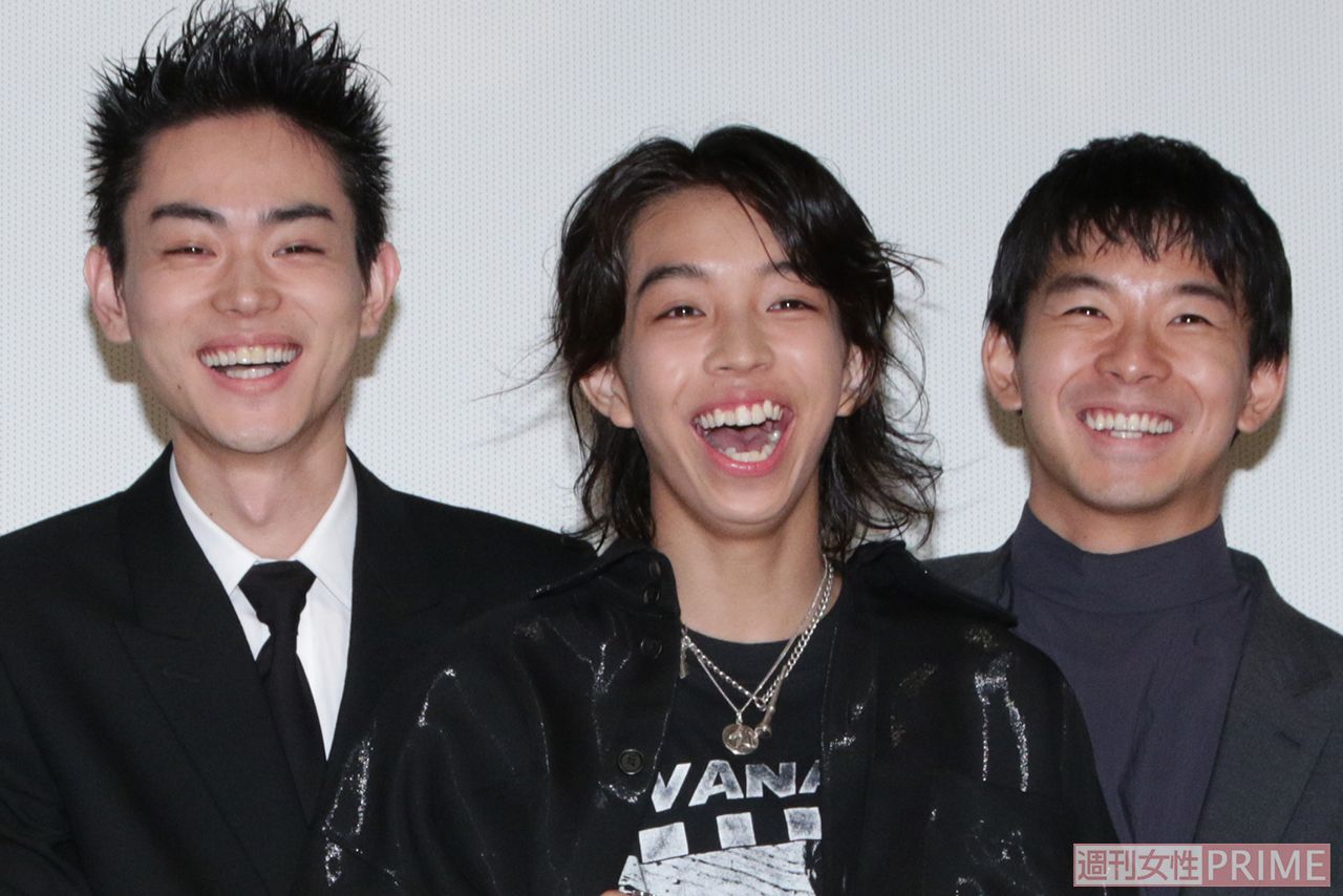 映画『タロウのバカ』で共演した左から菅田将暉、YOSHI、仲野太賀