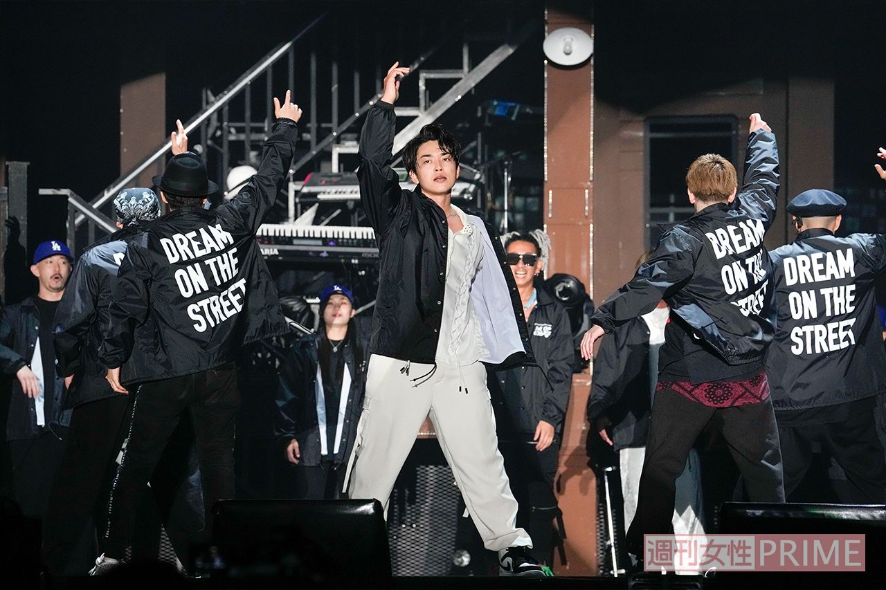 11日のライブ中盤に披露された『Dream on the street』。多くのダンサーが会場を沸かせた