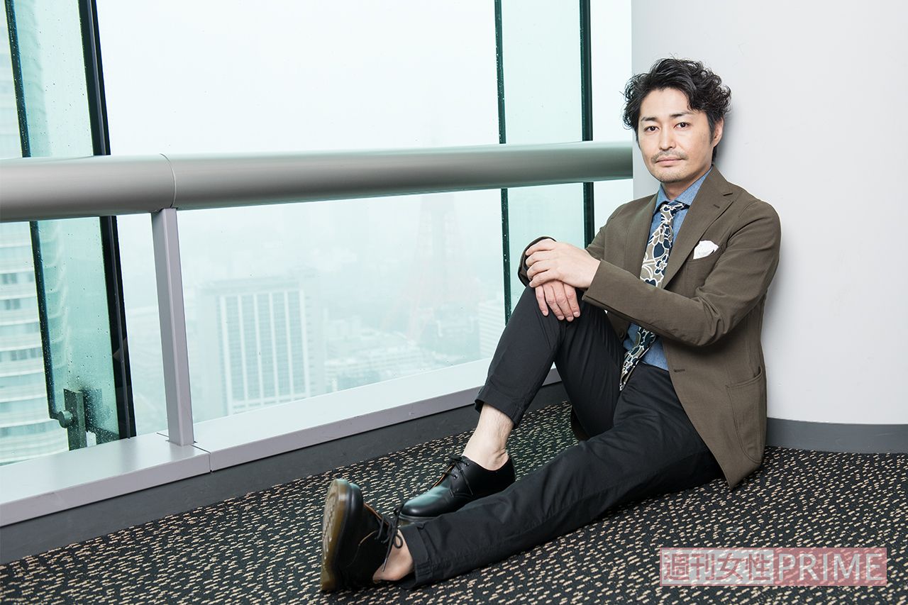 安田顕　撮影／高梨俊浩