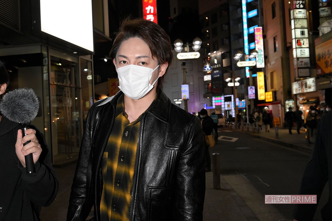 『牛宮城』オープン初日に撮影クルーを連れてやってきた青汁王子こと三崎優太