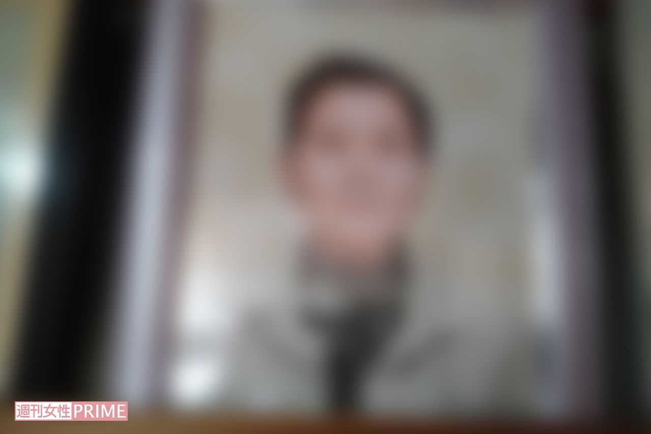 容疑者の母の遺影。事件1か月前に88歳で亡くなった