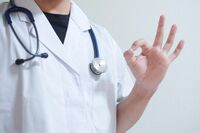 《眼科医解説》多くの高齢者が発症する「白内障」進行を遅らせる生活習慣と手術で頼れる名医の条件