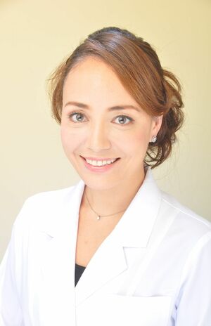 石原新菜先生●イシハラクリニック副院長。健康ソムリエ協会理事。「温活の第一人者」と呼ばれ、身体を温めることで得られる健康効果を、講演会やメディア出演、著書などで発信している。