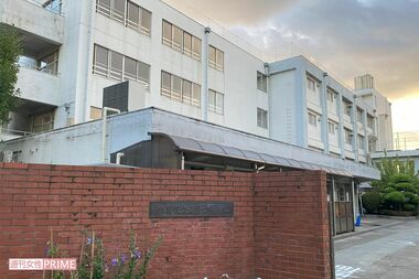 三原台中学の校長室に動画を隠し持っていた