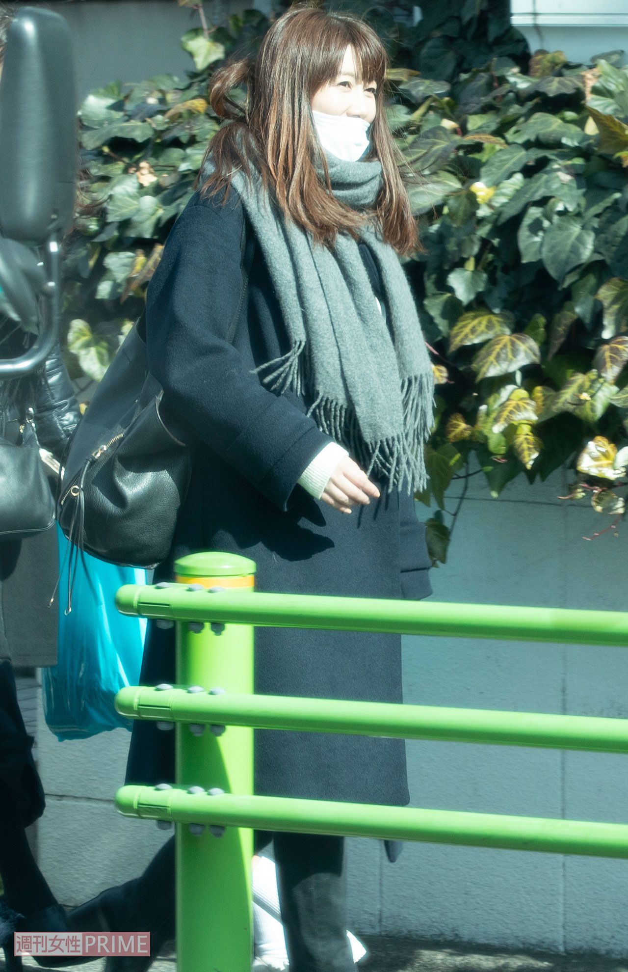 子どもの発表会へと向かう安めぐみ