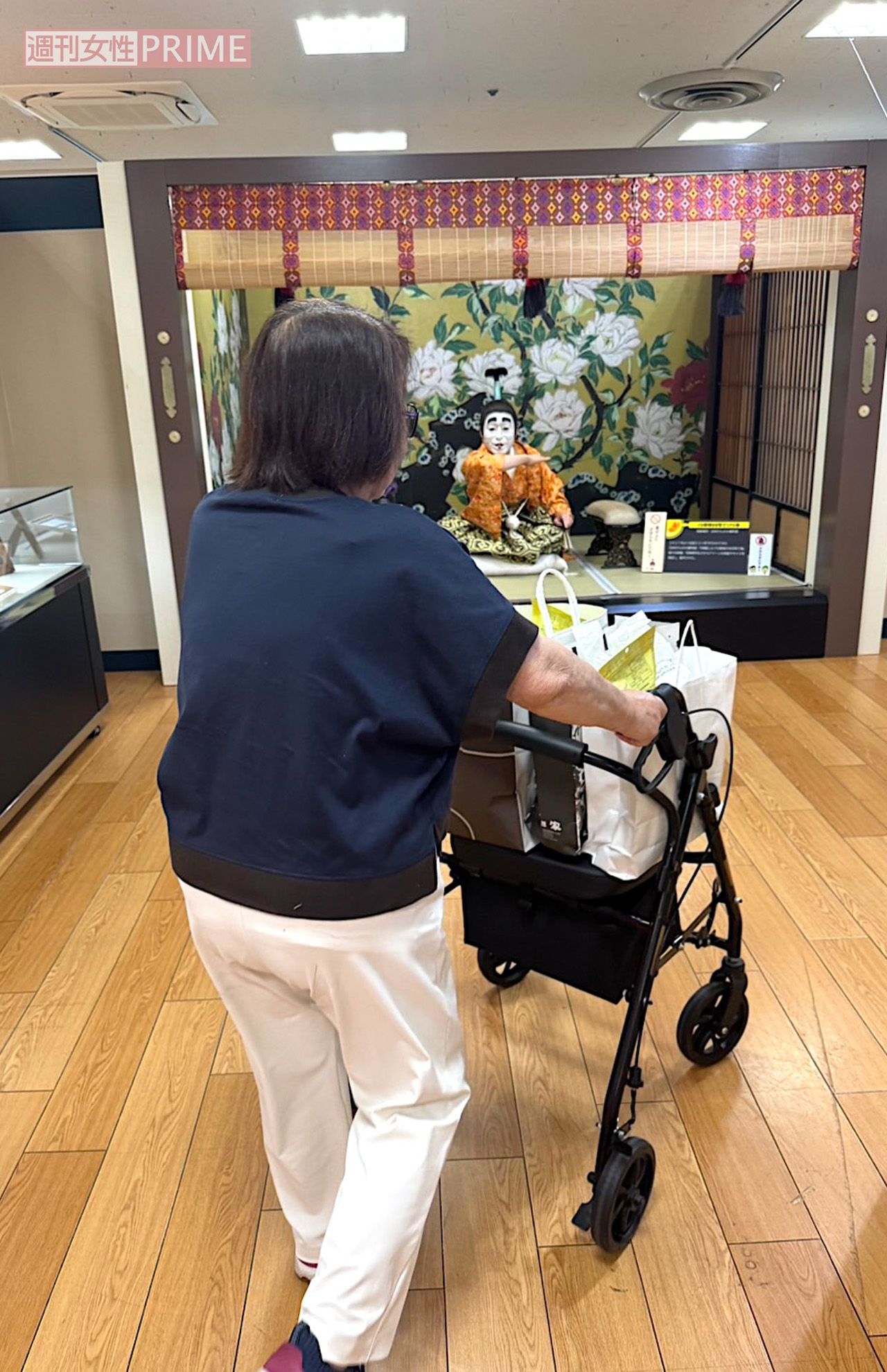 おばあちゃんの奥に“殿”が!　撮影／加藤綾菜