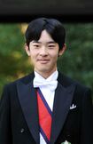 燕尾服姿の悠仁さま