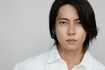 俳優、歌手として幅広い活躍を見せる山下智久。彼の現在地について、たっぷり語ってもらった(写真:(c)HIGH HOPE ENTERTAINMENT /東洋経済オンライン)