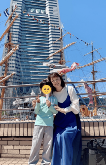 丸岡いずみ、自身の息子とのツーショット（丸岡いずみ公式Xより）