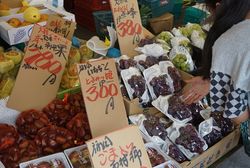 秋の味覚もてんこ盛り。目移りしちゃって、ついつい買ってしまう