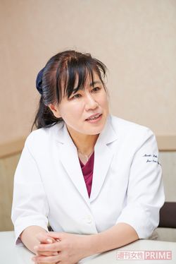 「研修医時代はご飯も食べずに夜中まで仕事をして必死でしたね」と八田先生