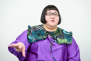 安藤なつ●1981年生まれ。お笑いコンビ『メイプル超合金』のツッコミ担当。ホームヘルパー2級（介護職員初任者研修）、介護福祉士の資格を持ち、2022年より厚生労働省の補助事業「GO！GO！KAI-GOプロジェクト」副団長を務める。