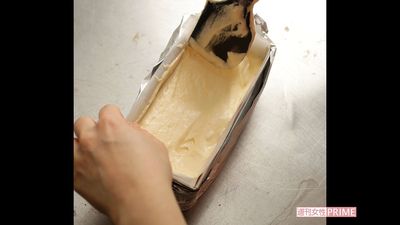 型に入れるたびに、表面を平らにならす