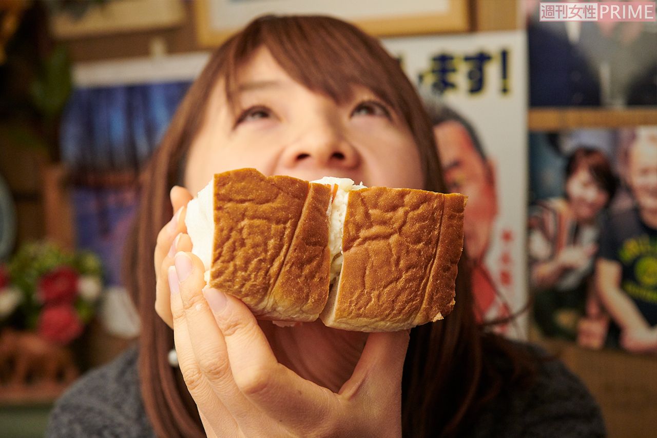 かぶりつこうとするも、無理〜！　撮影／山田智絵