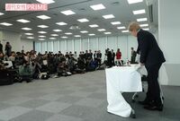 小室哲哉の引退会見で同情派が急増！ さじ加減が難しい“行き過ぎ”取材