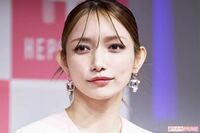 後藤真希「過去最高の露出」写真集がバカ売れ、不倫報道でもファンが離れない背景に崩さない“アイドル路線…