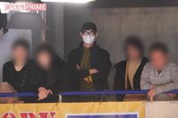 三浦春馬、菅原小春と後楽園ホールでキックボクシング観戦デート