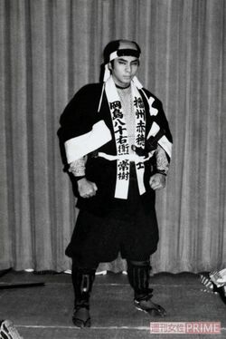 萬屋錦之介一座で初舞台を経験