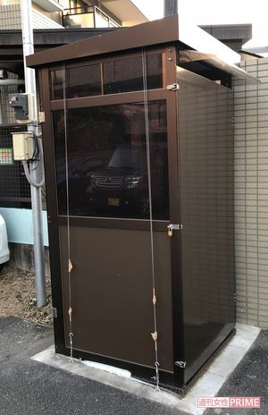 小室家・自宅前のポリスボックス