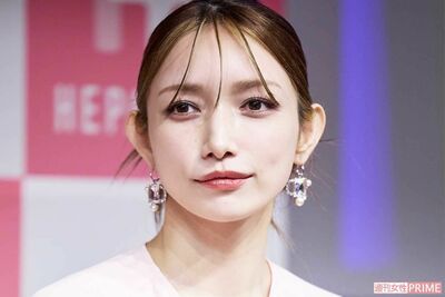 後藤真希「過去最高の露出」写真集がバカ売れ、不倫報道でもファンが離れない背景に崩さない“アイドル路線…