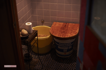 トイレはバケツに籾殻を入れて便座を置いただけのもの。使った後、籾殻をコップ一杯かけるだけでにおいもないという※撮影／いとうしゅんすけ