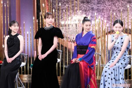 『第48回日本アカデミー賞』にて、優秀助演女優賞を受賞した面々。左から、芦田愛菜、清原果耶、土屋太鳳、山田杏奈