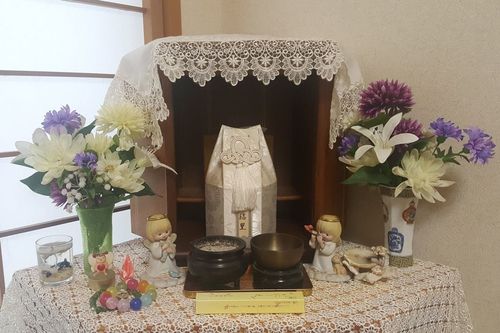 結里さんのお骨は今も子ども部屋にある。「東北で子どもを亡くしたママを聞いて、火葬場でわが子を送ったあの日を思うことも」（かもんさん）　