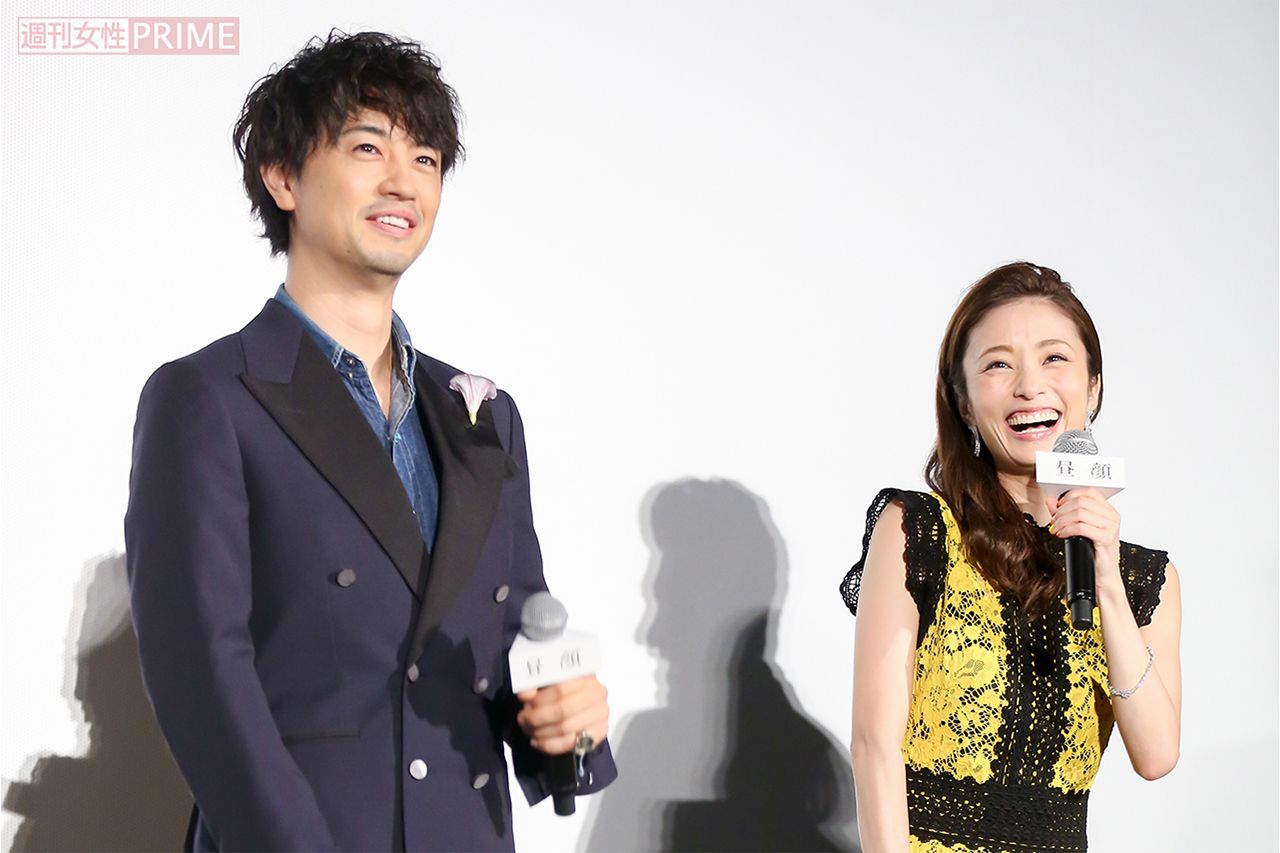 07年、映画『昼顔』舞台挨拶に登壇した上戸彩と斎藤工