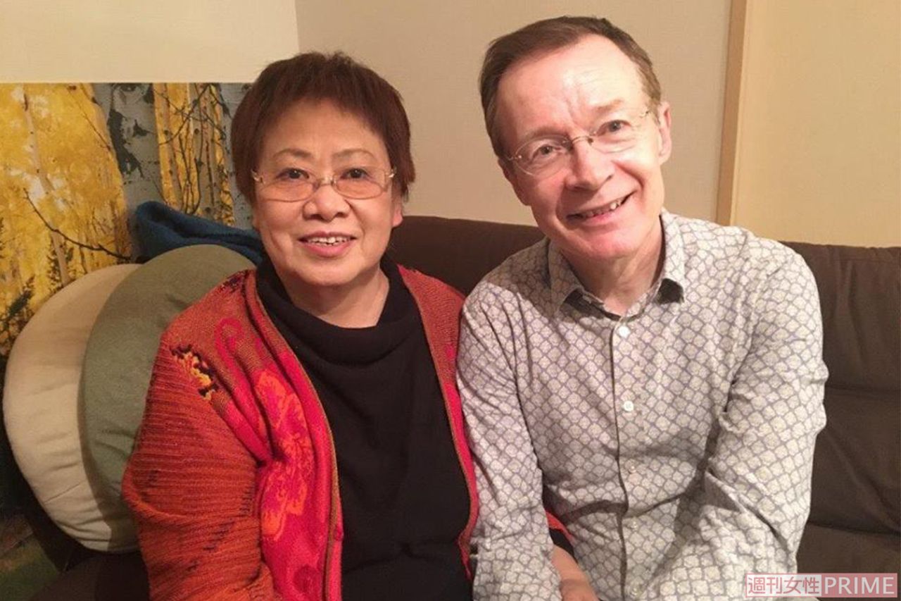 イギリスの著名な漫画研究家でありジャーナリストのポール・クラヴェットさんと。井出さんの漫画は大英図書館でも展示された