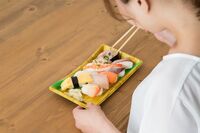 増税&軽減税率がスタート! 辛酸なめ子がテイクアウトで感じた「店員の鋭い眼光」