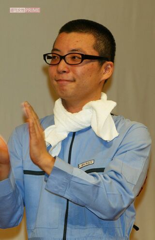 妻夫木聡の主演映画『69 sixty nine』舞台挨拶に出席した星野源（2004年）