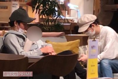佐々木希と渡部建 「不仲で別居」報道を打ち消す高級家具店でのデート撮