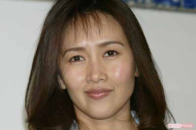 工藤静香の肩出しショットに「暴走族レディースの頭」ツッコミが殺到したワケ