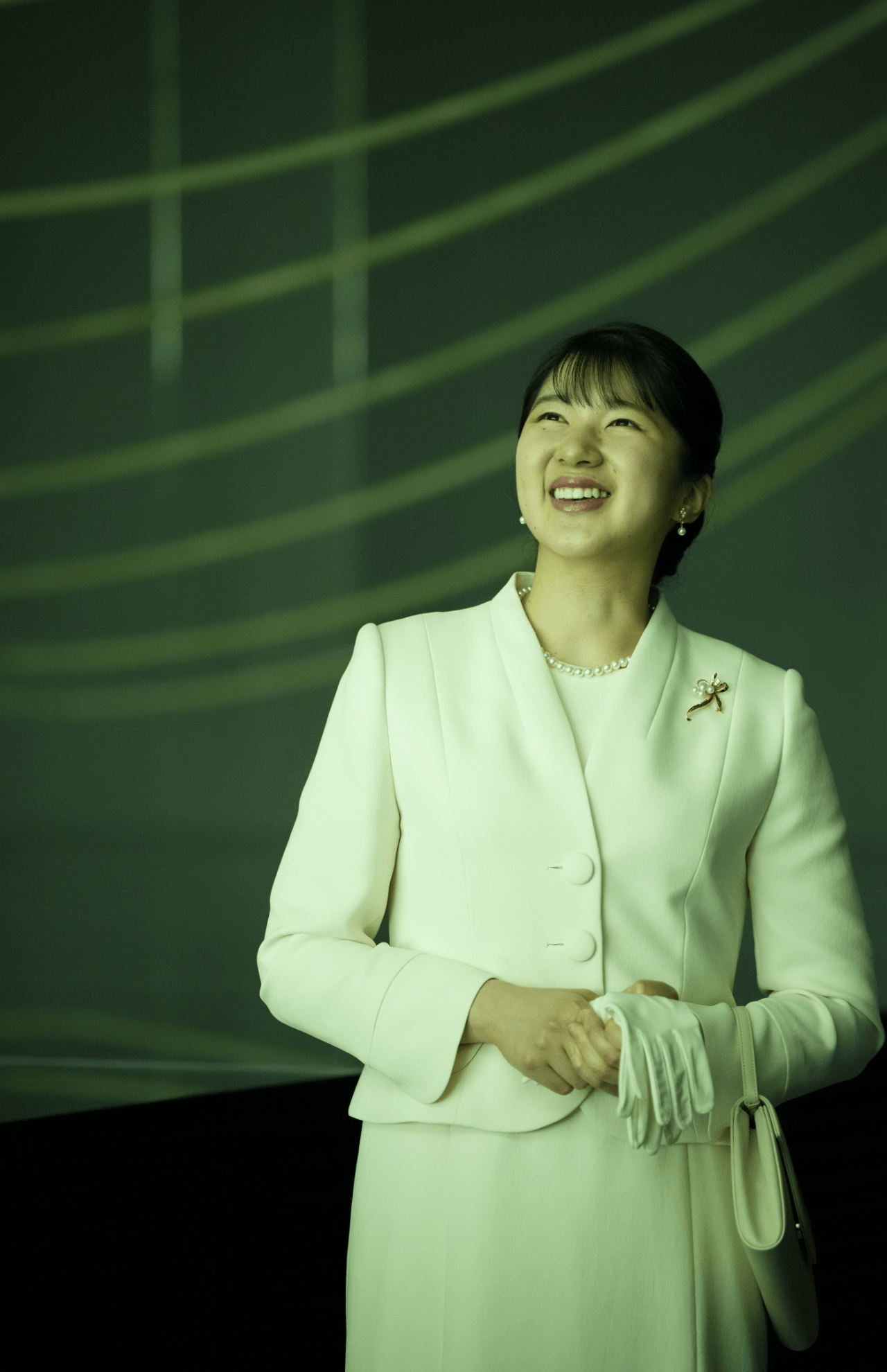 日本館をご覧になる愛子さま