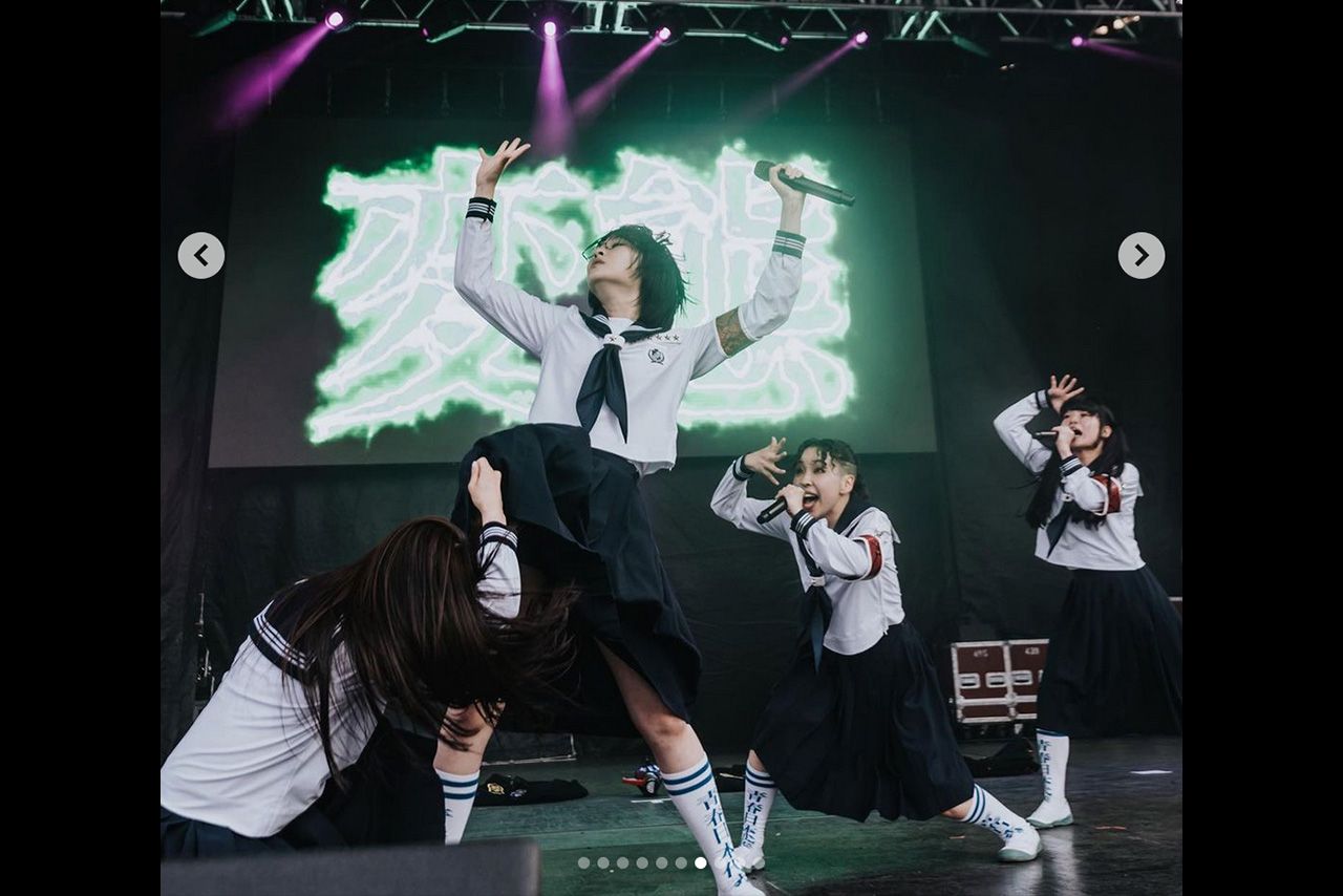 新しい学校のリーダーズ（公式インスタグラムより）