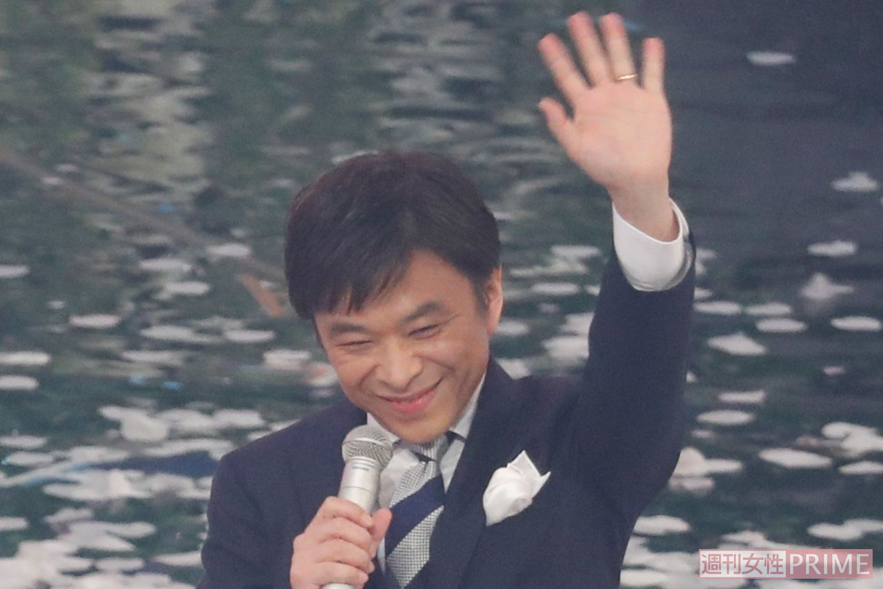 NHK紅白歌合戦での武田真一アナウンサー（'16年）