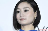 忽那汐里「昭和のおばあちゃん」“金眉＆グリルズ”姿に集まる衝撃、清楚な役柄とは真反対のギャル路線