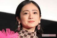 安達祐実がカメラマン・桑島智輝氏と2度目の離婚直後に前夫・井戸田潤のモデル妻・蜂谷晏海が公開した「幸…