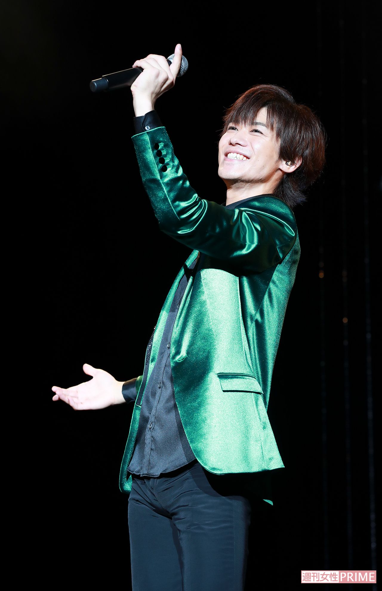 力強く歌い上げたあとの“レオンスマイル”にお客さんもメロメロに♪