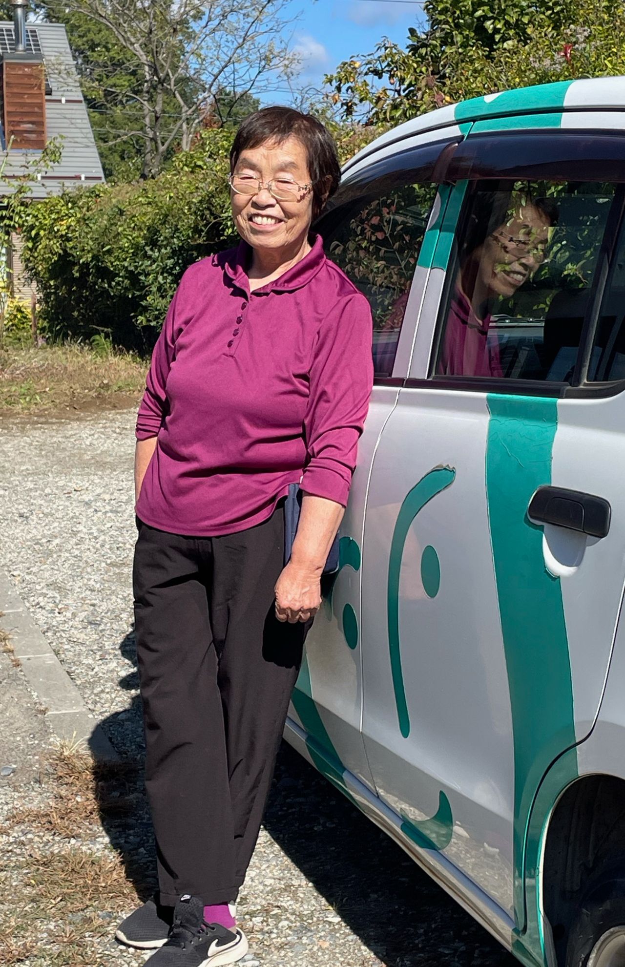 訪問看護がある日は、利用者の家まで車で行き、さまざまな看護を行う