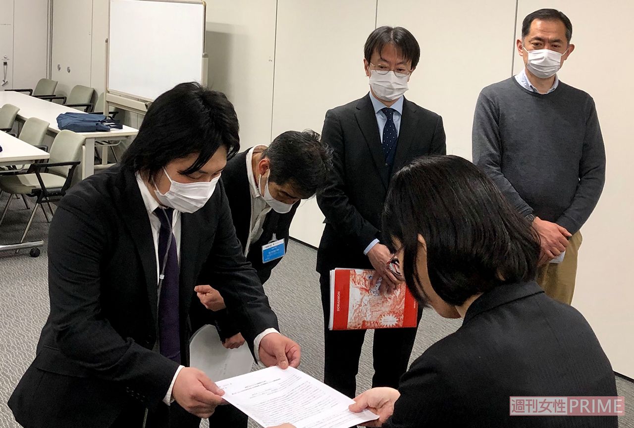 '20年4月3日、ホテルの借り上げ等における緊急対策を都庁へ要望する稲葉さんら（2）