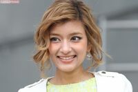 ローラ「ノーブラじゃね?」水原希子並みの“大胆透け見え”ファッション披露からみる、海外セレブ化の加速