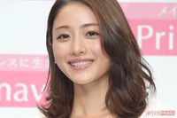 石原さとみは無公表、松田聖子は実名顔出し、芸能人と結婚する「一般人」の線引き