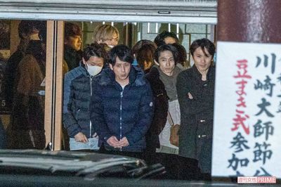 初詣へ向かう二宮和也（'20年）