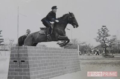京都大学時代は強豪の馬術部に所属。キャプテンを務めた