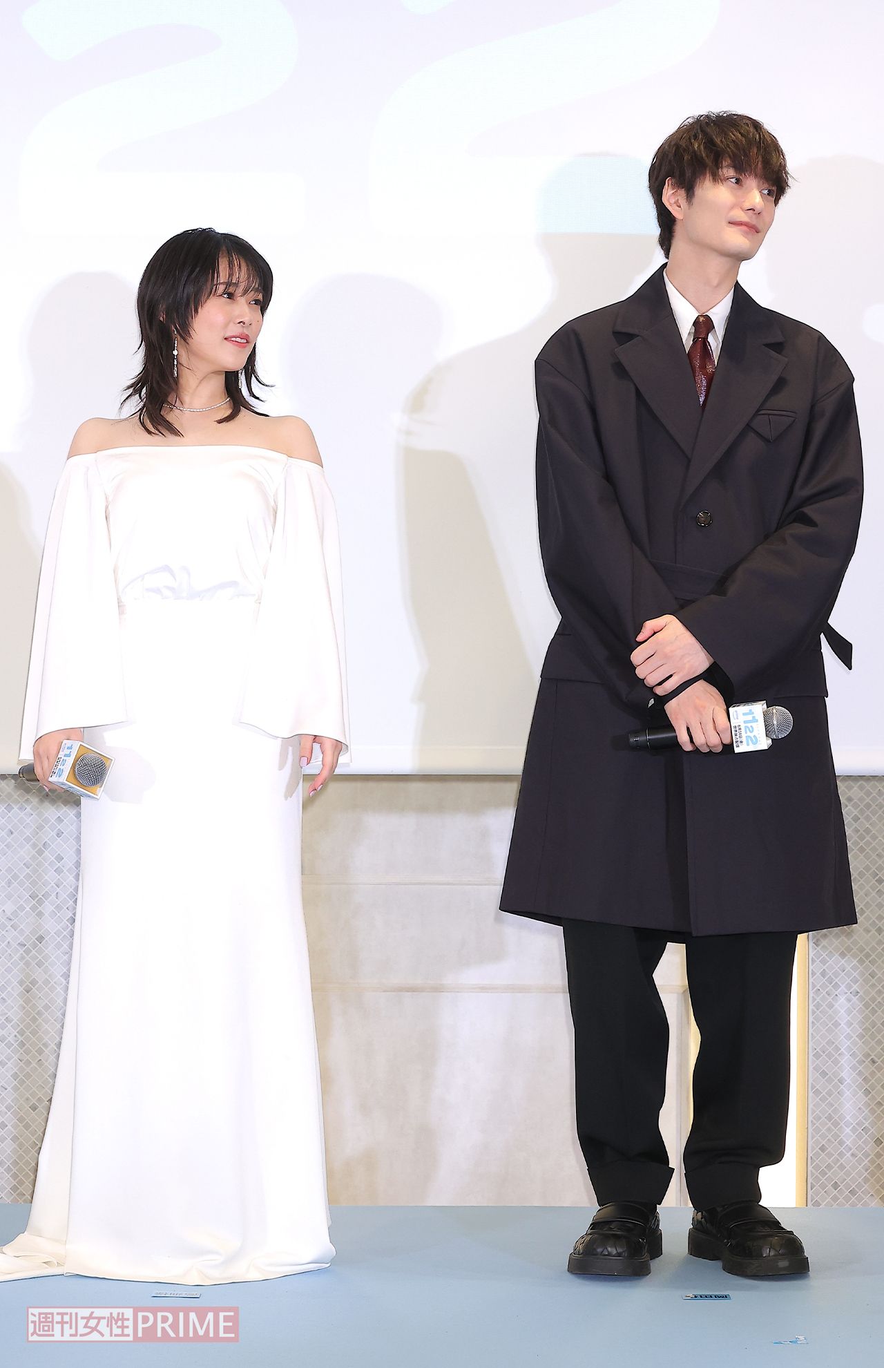 ドラマ『1122いいふうふ』（アマゾンプライムビデオ）完成披露宴に出席した高畑充希と岡田将生（23年6月撮影）