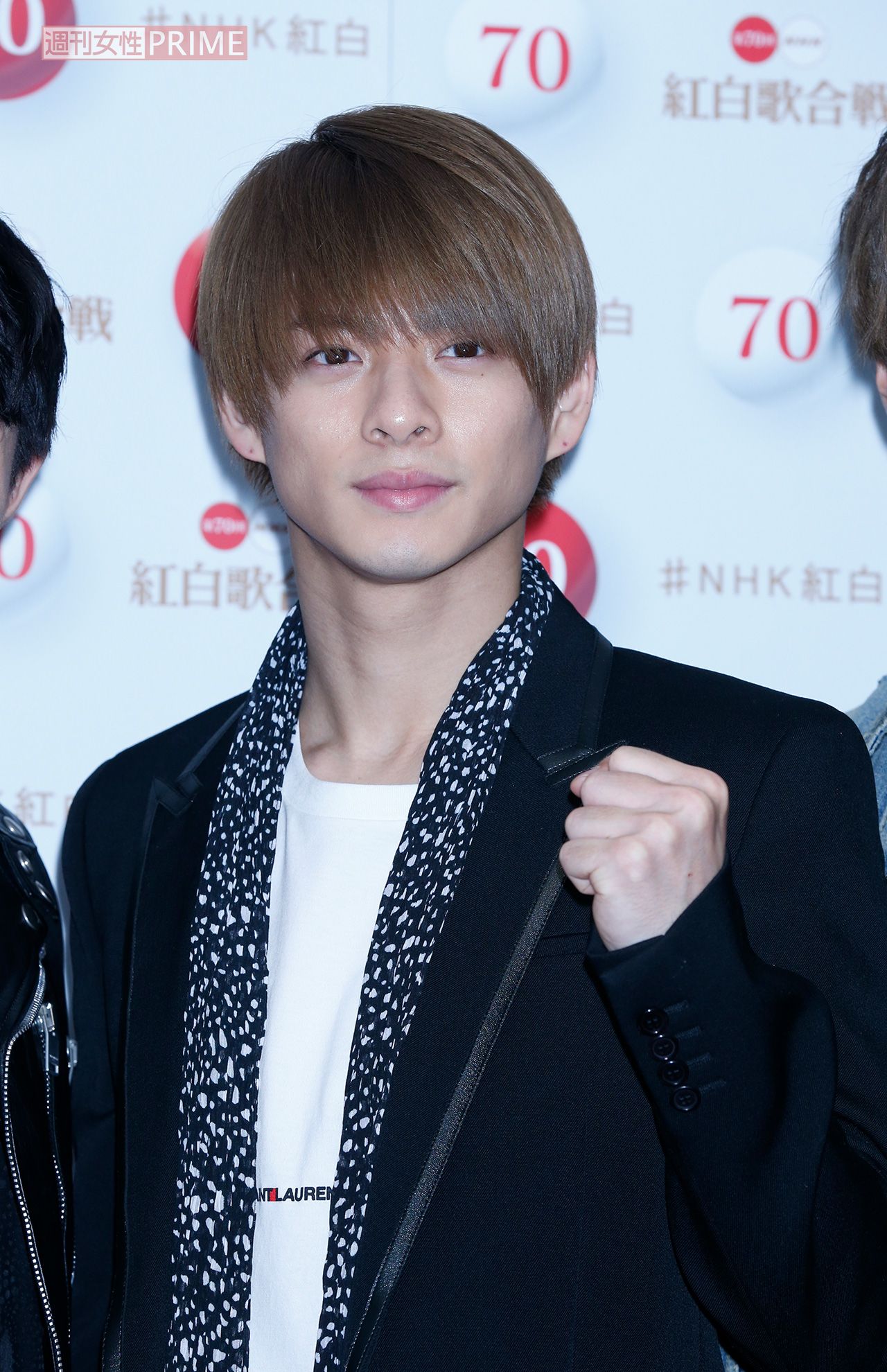 平野紫耀　我妻善逸(あがつま ぜんいつ)  炭治郎と同期の鬼殺隊員。“雷の呼吸”の使い手。普段は臆病な性格だが、気を失うと居合の達人になる