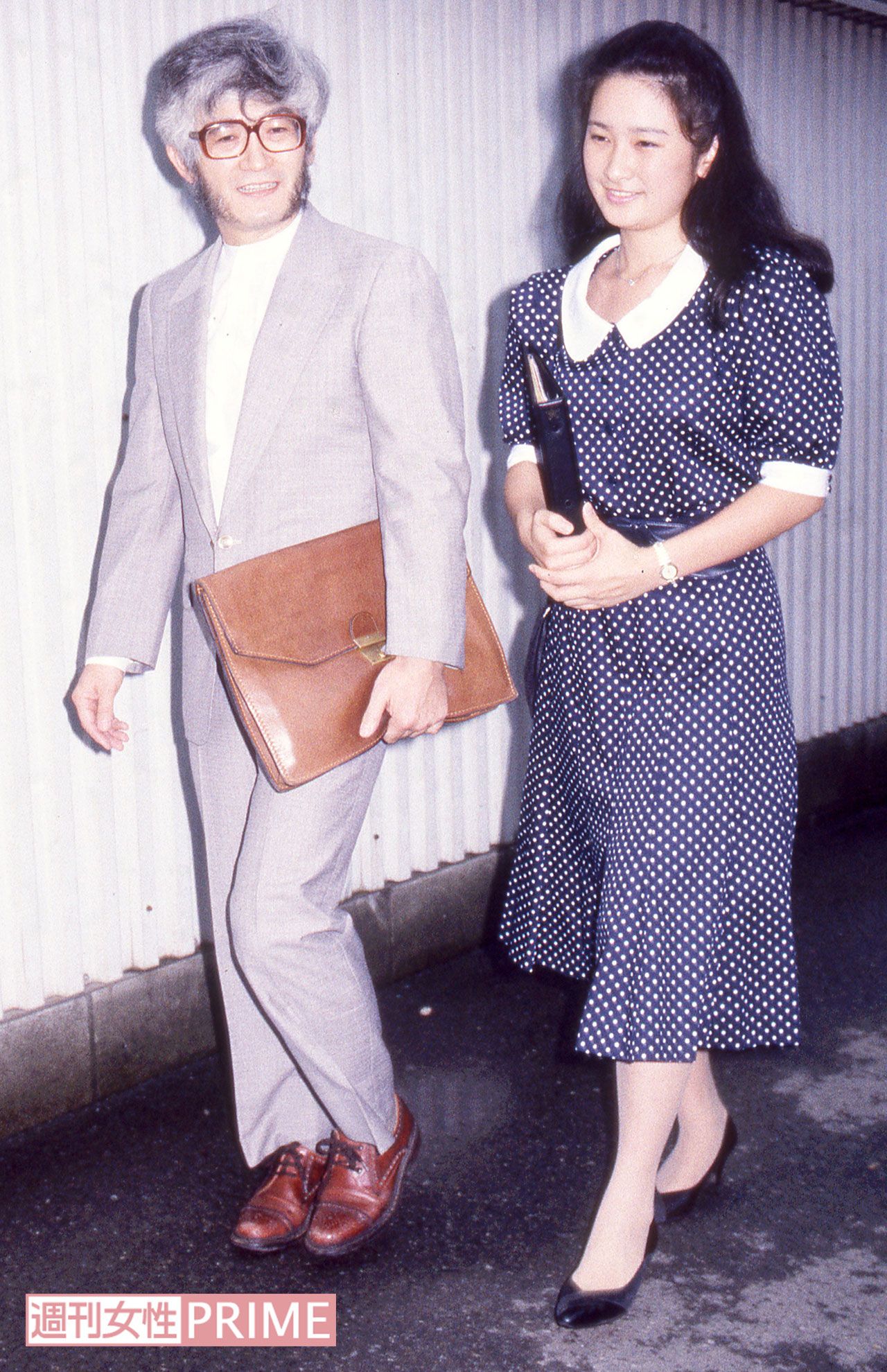 '89年8月、秋篠宮さまとの婚約内定後、父とともに初めて報道陣の前に出られた紀子さま