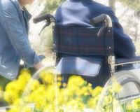 高齢者向けマンション 密室性が高まる中で虐待が生じやすい