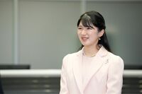 愛子さま、新たなロイヤルにゃんこ『美海』を迎え入れ！猫談義が話題になった美術家が語るご一家の“並々な…